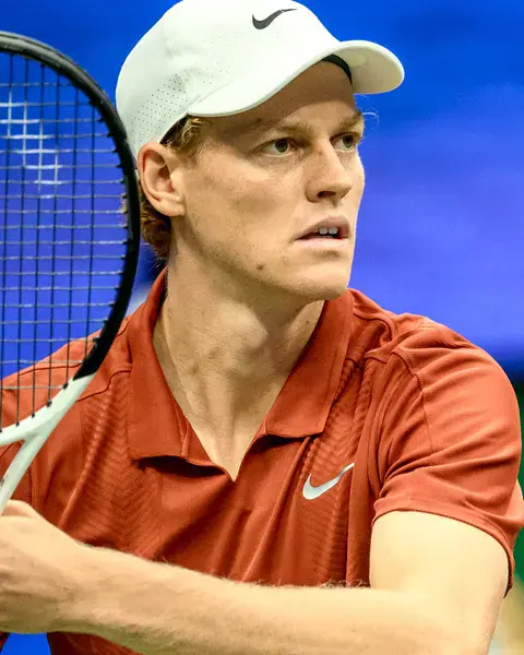 Jannik Sinner mit seinem Schläger bei den US Open 2025